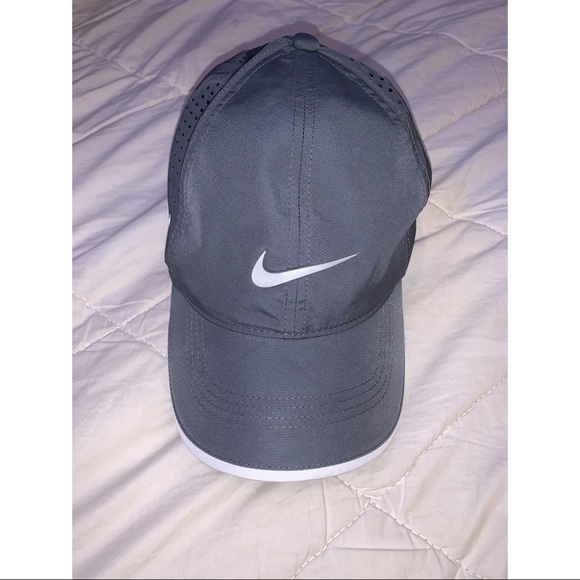 gray nike golf hat